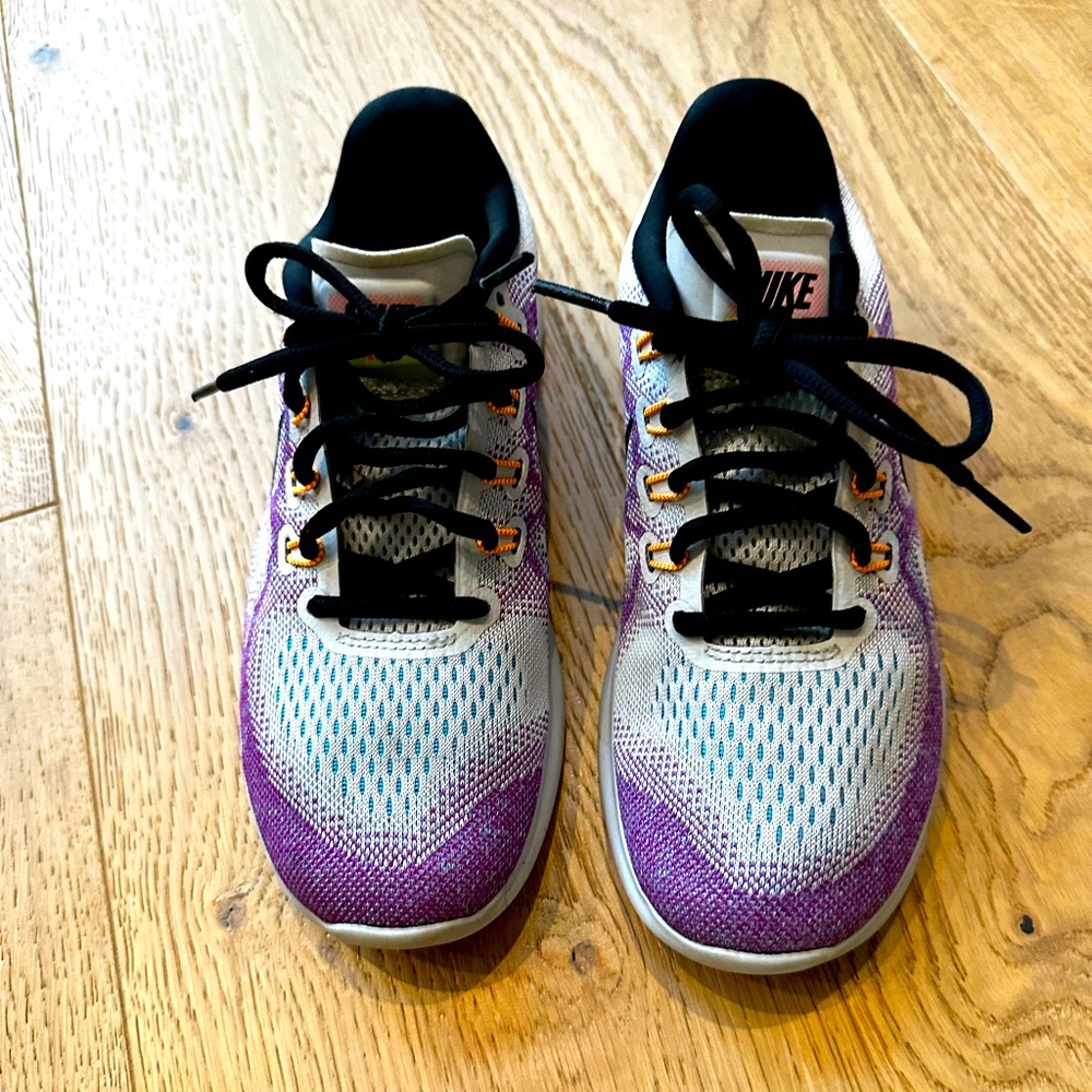 Women’s Nike Free sneakers
